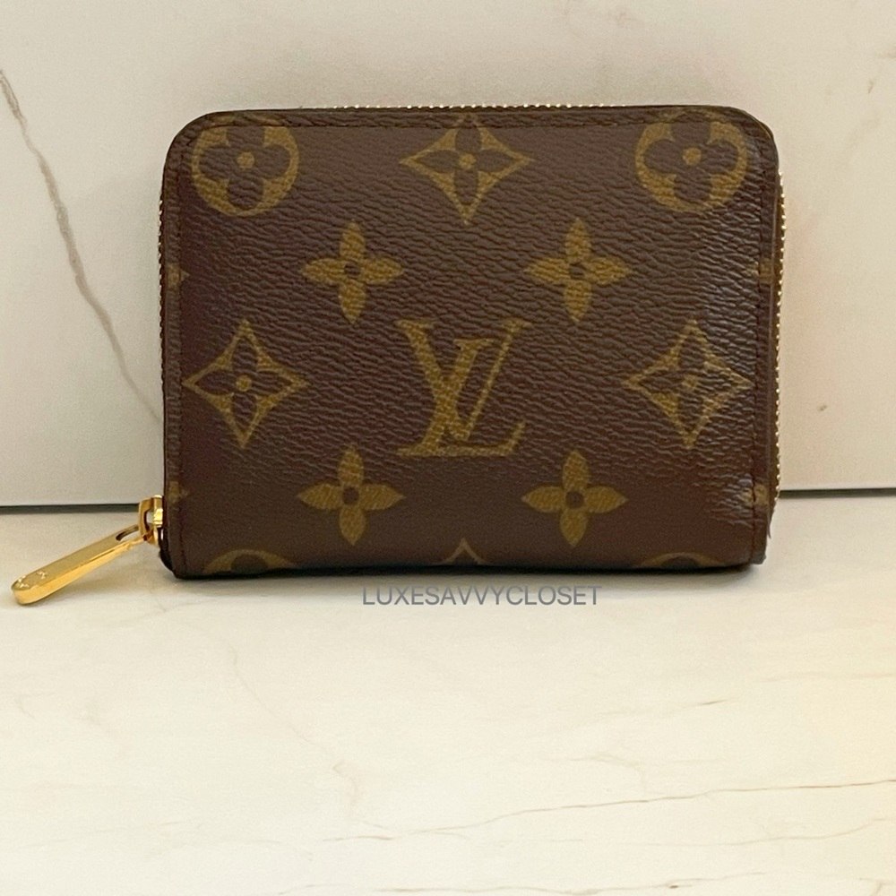 LOUIS VUITTON ZIPPY COIN PURSE